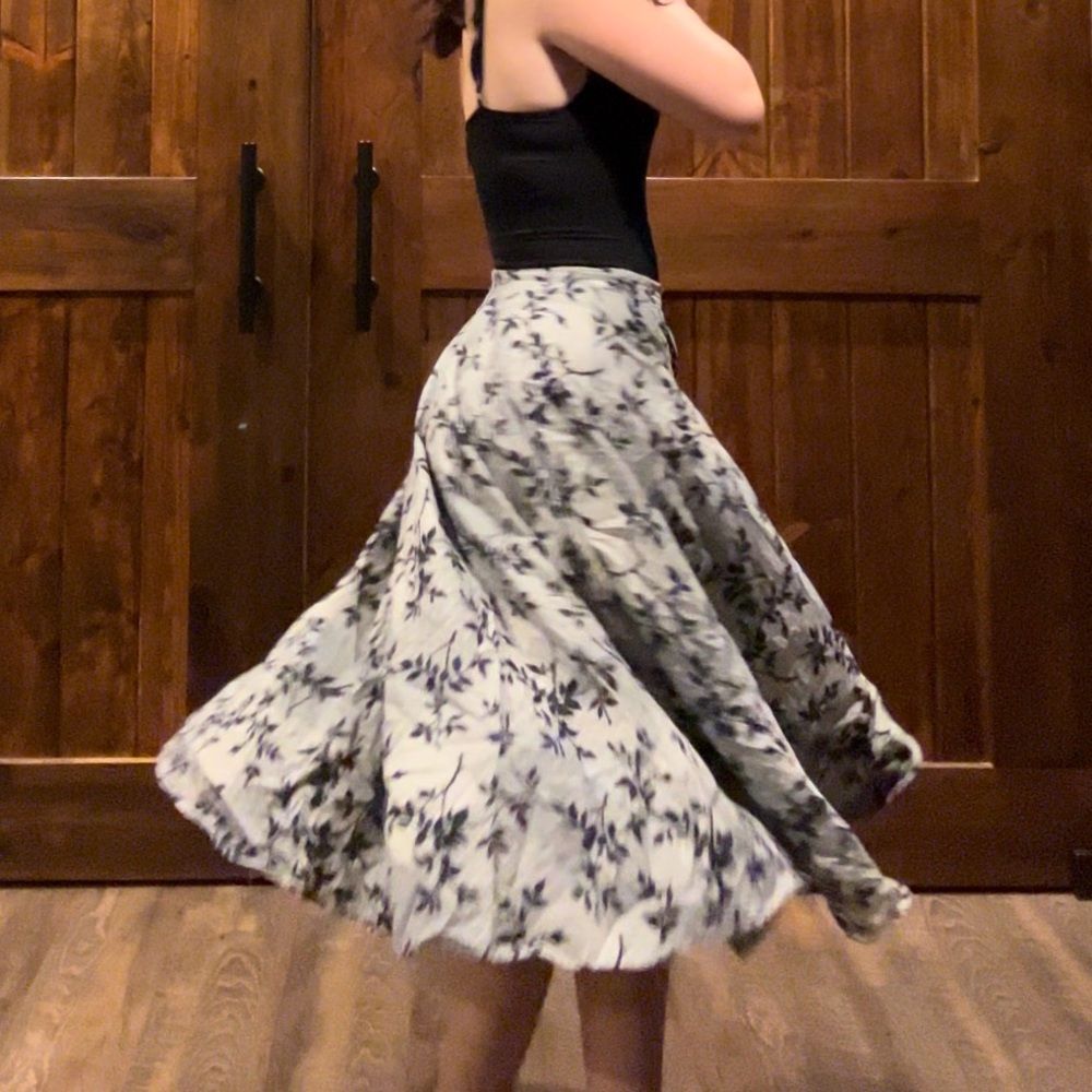 Vintage 1960s gray and black floral skirt